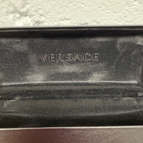 Versace eyeglass case with box - Picture 4 of 9